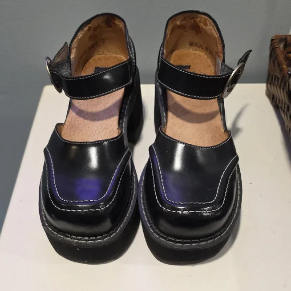 VINTAGE John Fluevog Black Leather Mary Jane Platform Heels with White Stitching - Picture 1 of 15